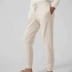 NWT Athleta Balance Cinch Jogger in Chantilly Cream